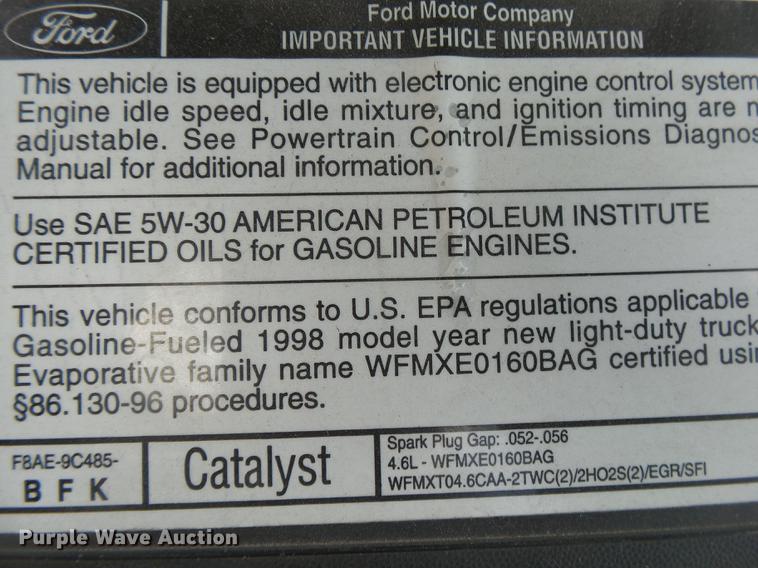 image for item DE3682 1998 Ford F250 pickup truck