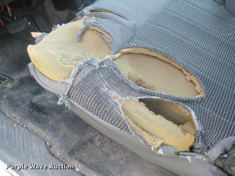 image for item DE3682 1998 Ford F250 pickup truck