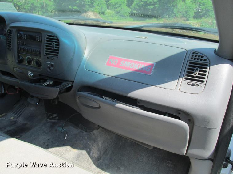 image for item DE3682 1998 Ford F250 pickup truck