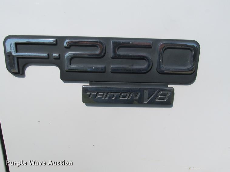 image for item DE3682 1998 Ford F250 pickup truck