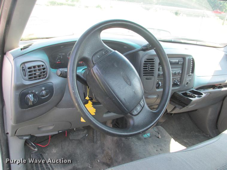 image for item DE3682 1998 Ford F250 pickup truck