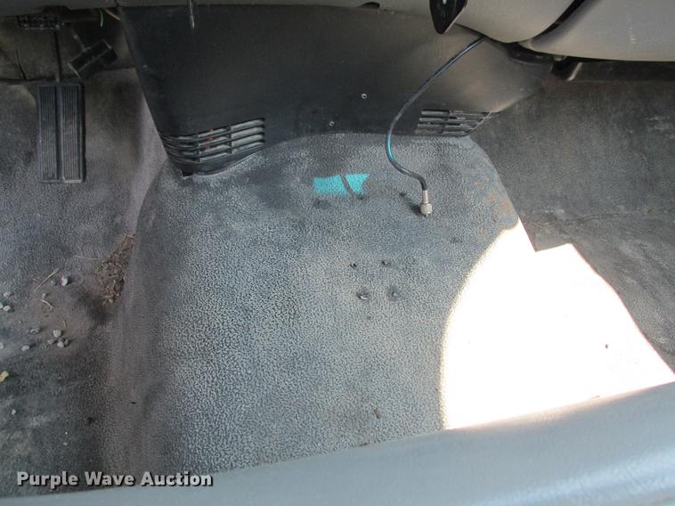 image for item DE3682 1998 Ford F250 pickup truck