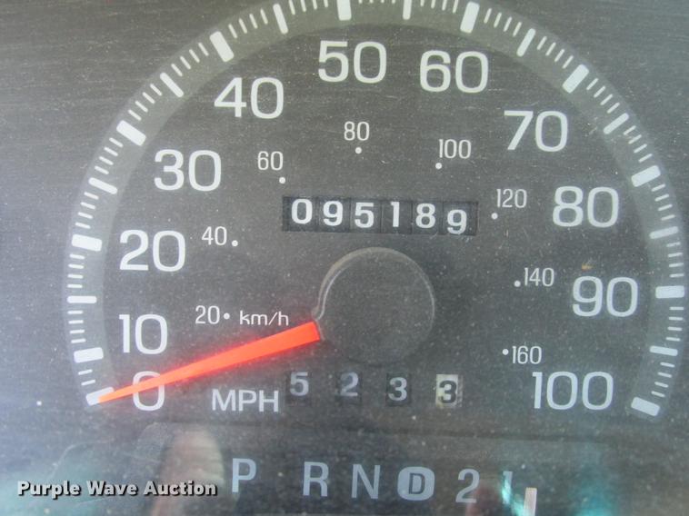 image for item DE3682 1998 Ford F250 pickup truck