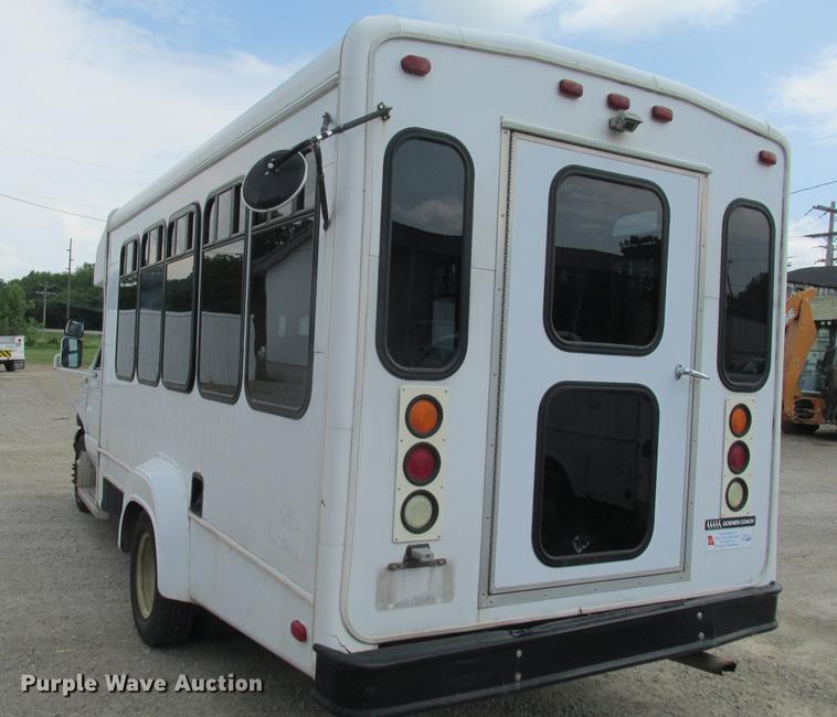 image for item DE3688 2004 Ford E350 Super Duty shuttle bus