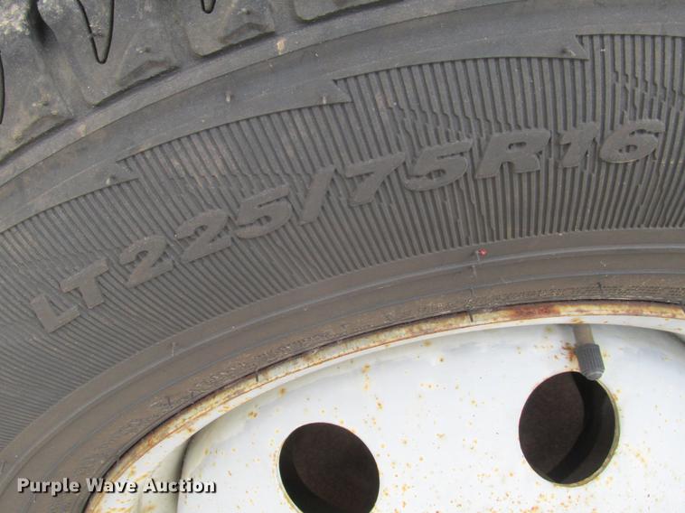 image for item DE3688 2004 Ford E350 Super Duty shuttle bus