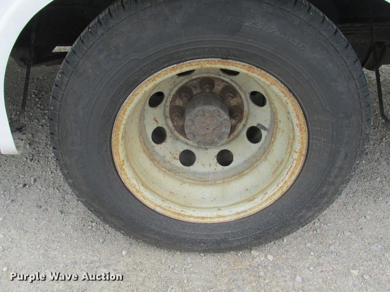 image for item DE3688 2004 Ford E350 Super Duty shuttle bus