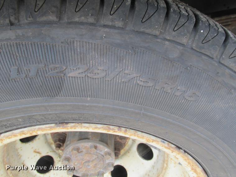 image for item DE3688 2004 Ford E350 Super Duty shuttle bus