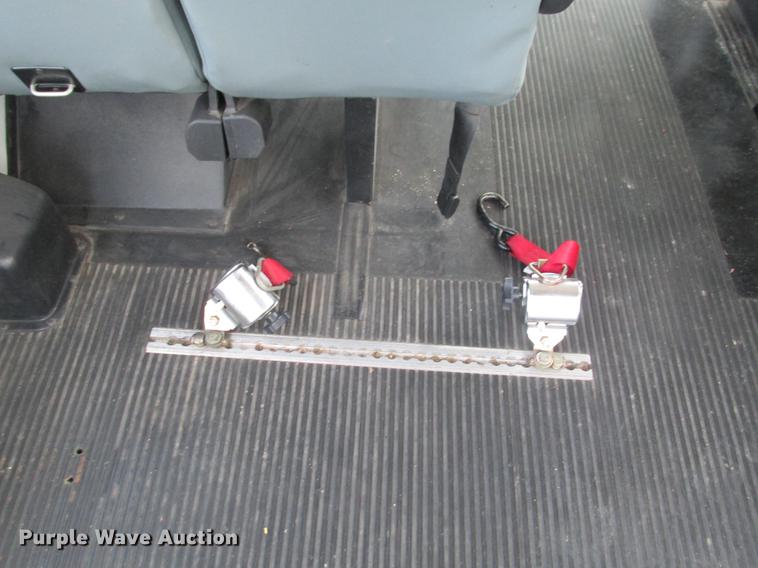 image for item DE3688 2004 Ford E350 Super Duty shuttle bus