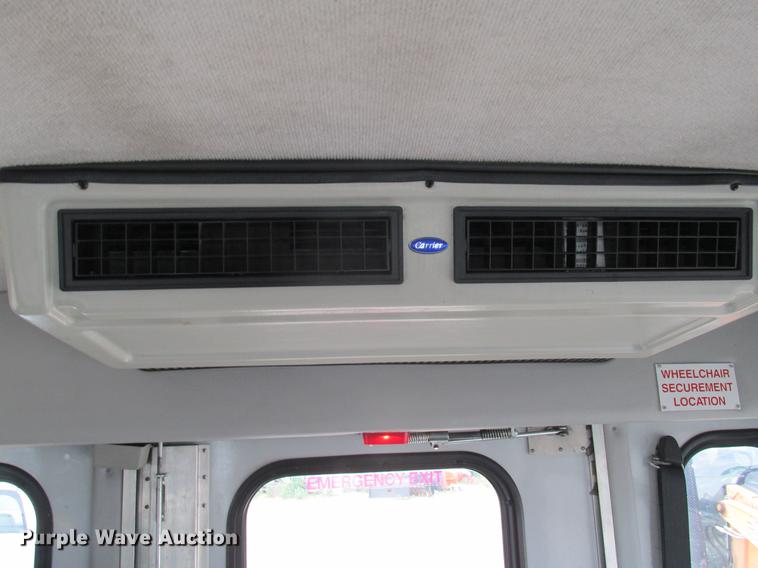 image for item DE3688 2004 Ford E350 Super Duty shuttle bus
