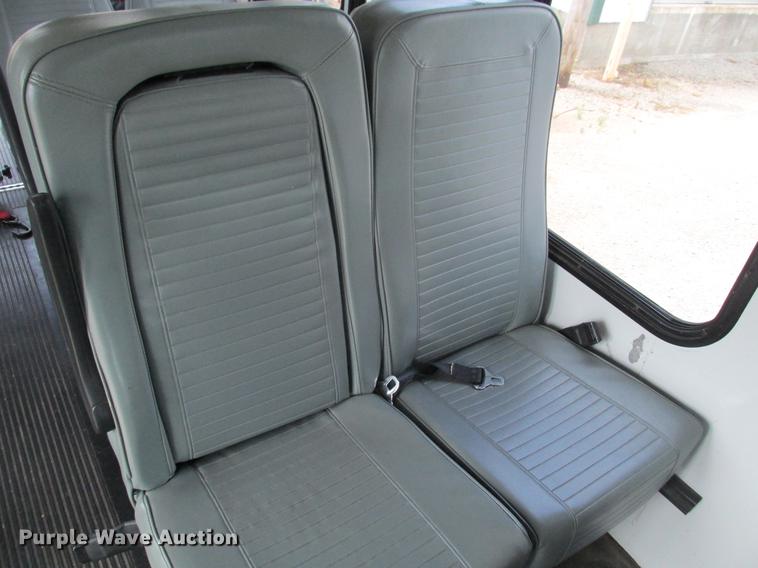 image for item DE3688 2004 Ford E350 Super Duty shuttle bus