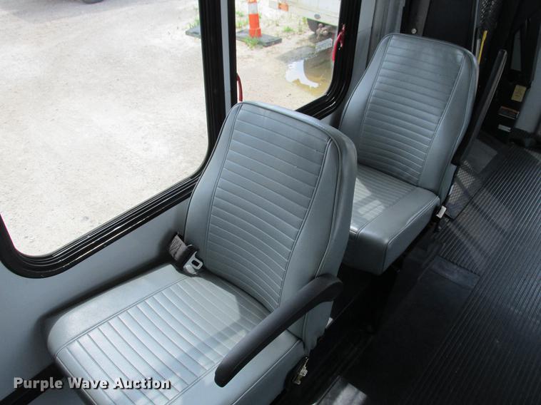 image for item DE3688 2004 Ford E350 Super Duty shuttle bus