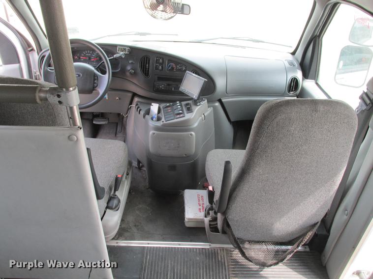 image for item DE3688 2004 Ford E350 Super Duty shuttle bus