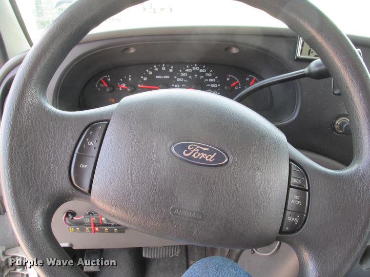 image for item DE3688 2004 Ford E350 Super Duty shuttle bus