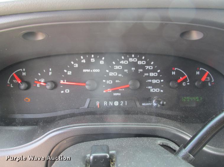 image for item DE3688 2004 Ford E350 Super Duty shuttle bus