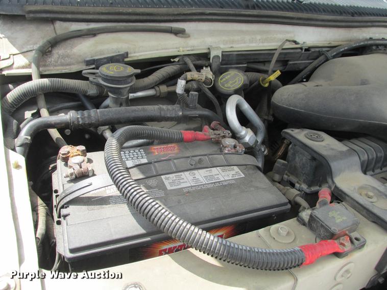 image for item DE3688 2004 Ford E350 Super Duty shuttle bus