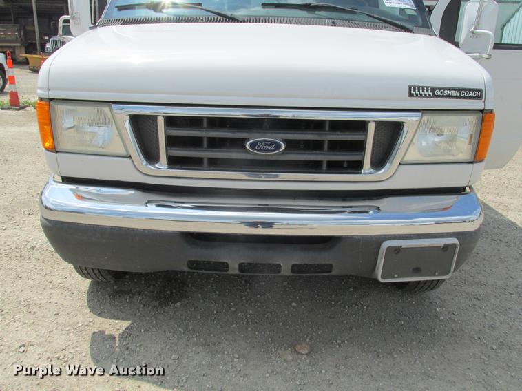 image for item DE3688 2004 Ford E350 Super Duty shuttle bus