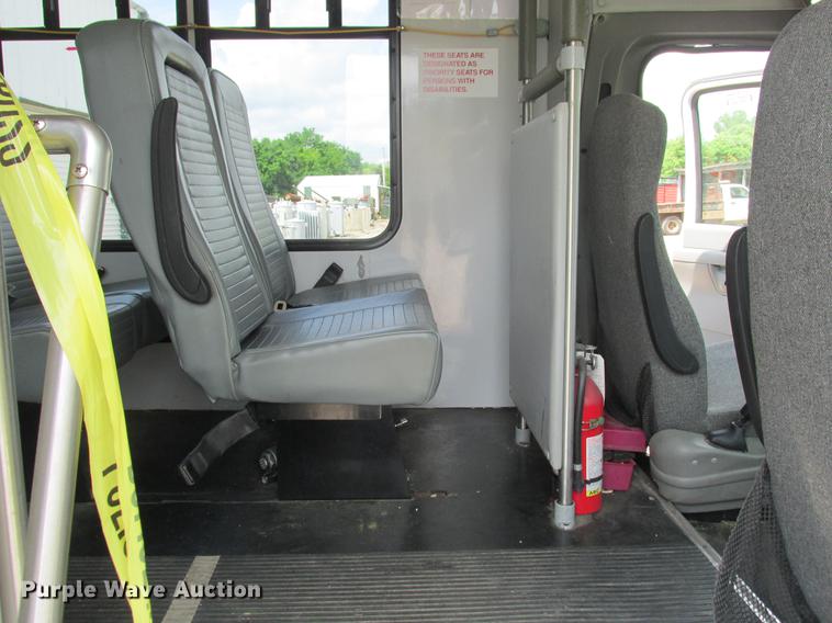 image for item DE3688 2004 Ford E350 Super Duty shuttle bus