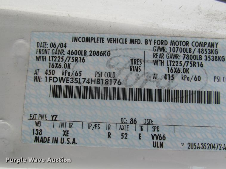 image for item DE3688 2004 Ford E350 Super Duty shuttle bus