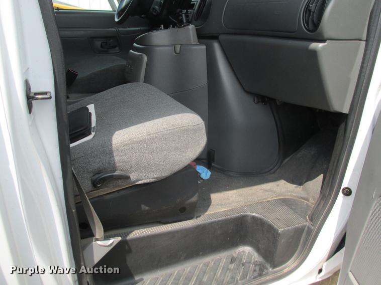 image for item DE3688 2004 Ford E350 Super Duty shuttle bus