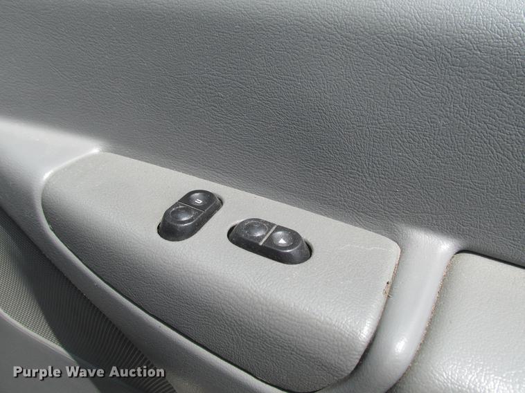 image for item DE3688 2004 Ford E350 Super Duty shuttle bus