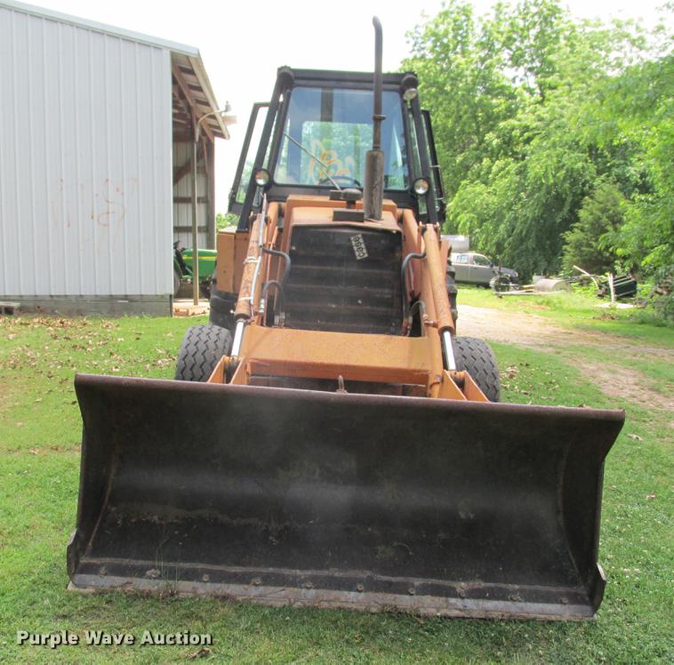 image for item DE3692 Case 480C backhoe