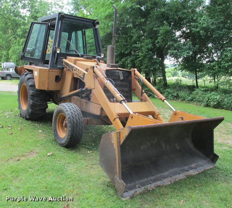 image for item DE3692 Case 480C backhoe