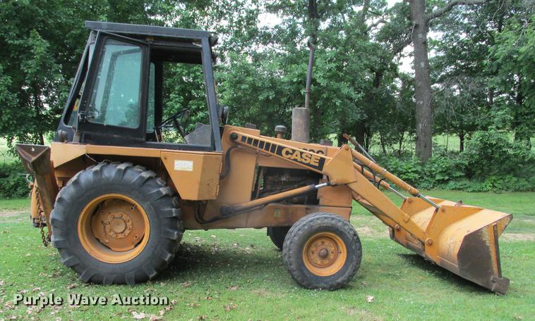 image for item DE3692 Case 480C backhoe