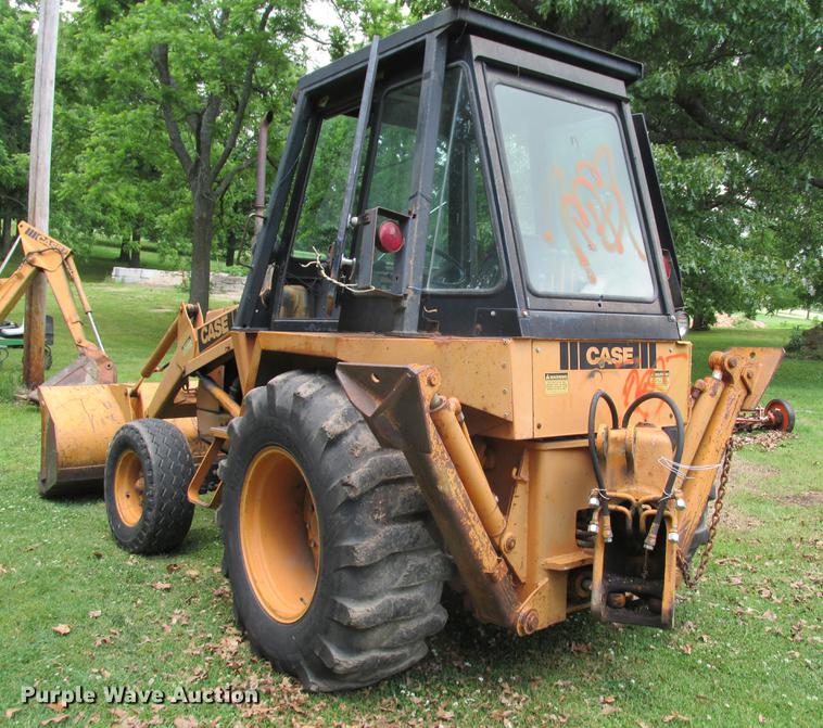 image for item DE3692 Case 480C backhoe