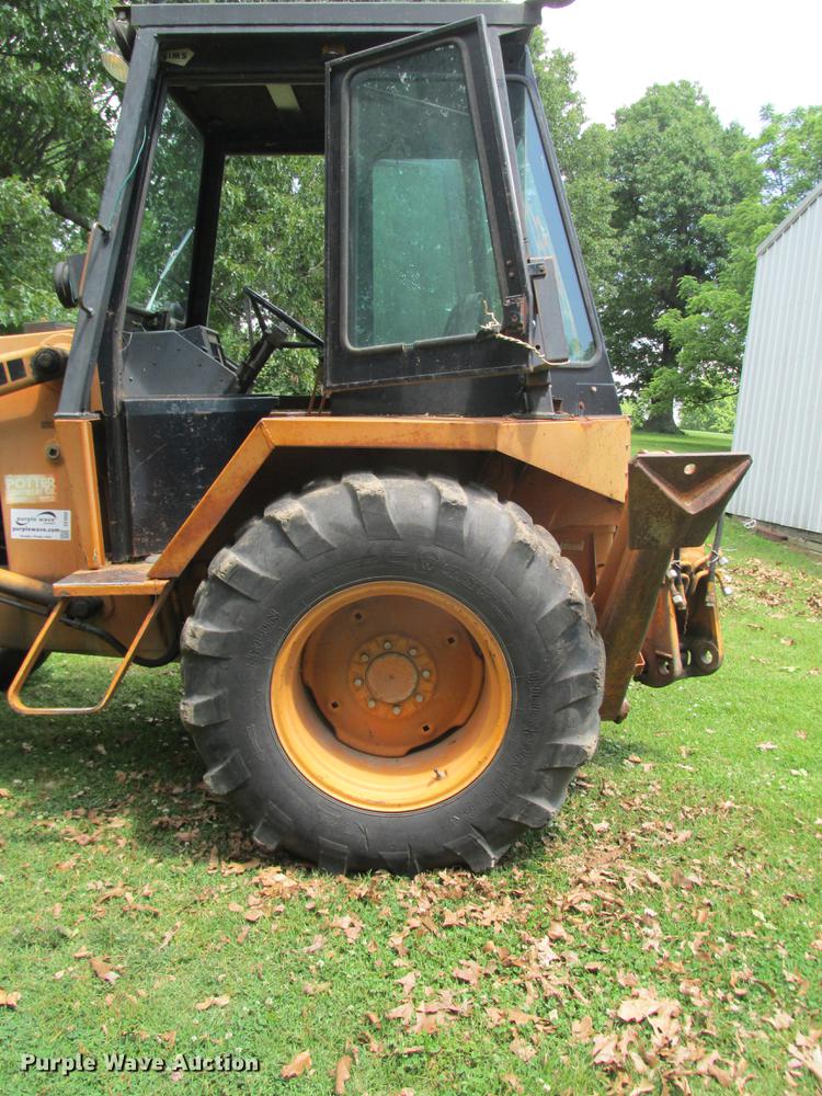 image for item DE3692 Case 480C backhoe