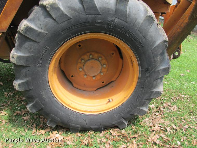 image for item DE3692 Case 480C backhoe