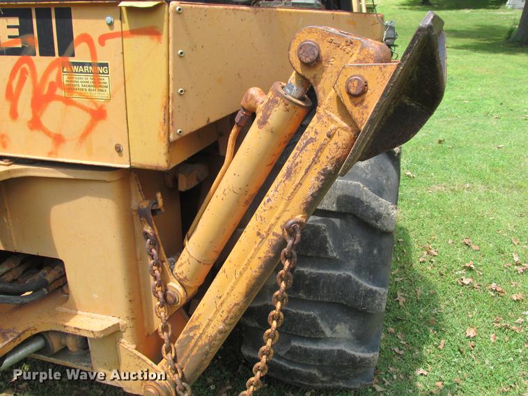 image for item DE3692 Case 480C backhoe