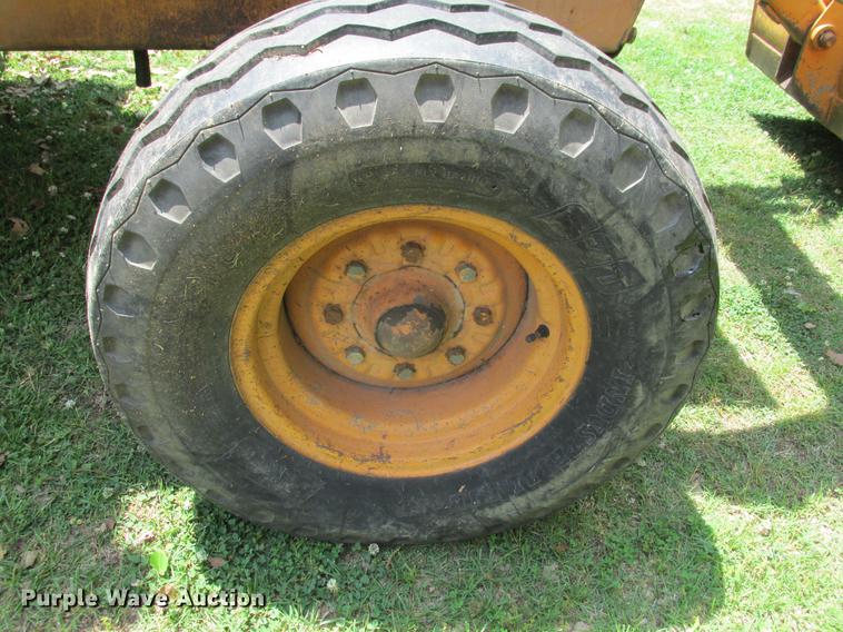 image for item DE3692 Case 480C backhoe