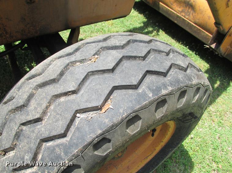 image for item DE3692 Case 480C backhoe