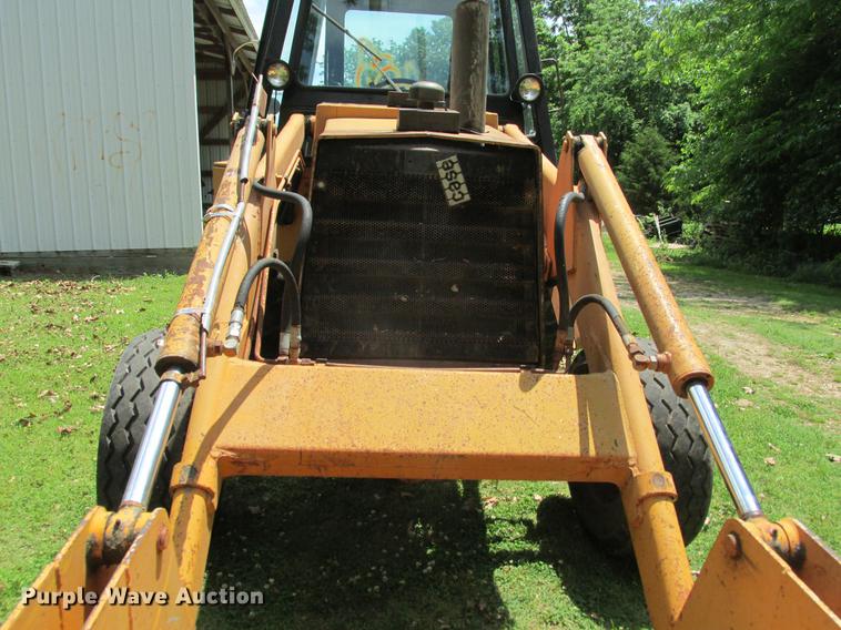 image for item DE3692 Case 480C backhoe