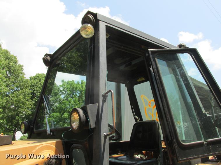 image for item DE3692 Case 480C backhoe