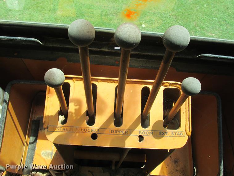 image for item DE3692 Case 480C backhoe