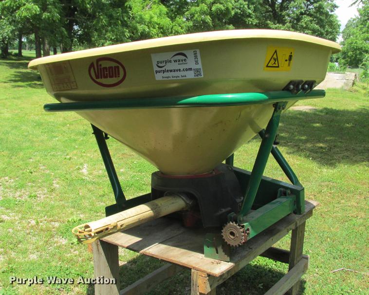 image for item DE3693 Vicon PS-03 spreader
