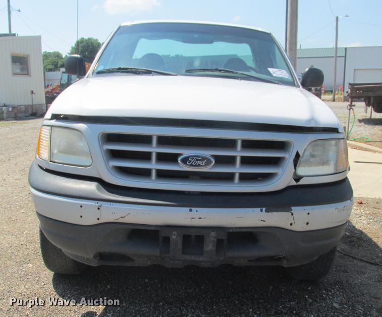 image for item DE3703 1999 Ford F150 pickup truck