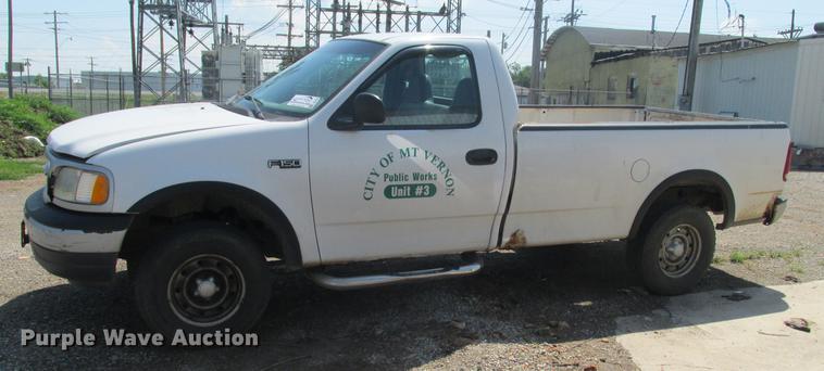 image for item DE3703 1999 Ford F150 pickup truck