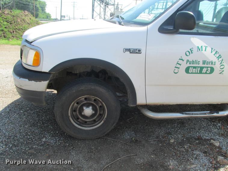 image for item DE3703 1999 Ford F150 pickup truck