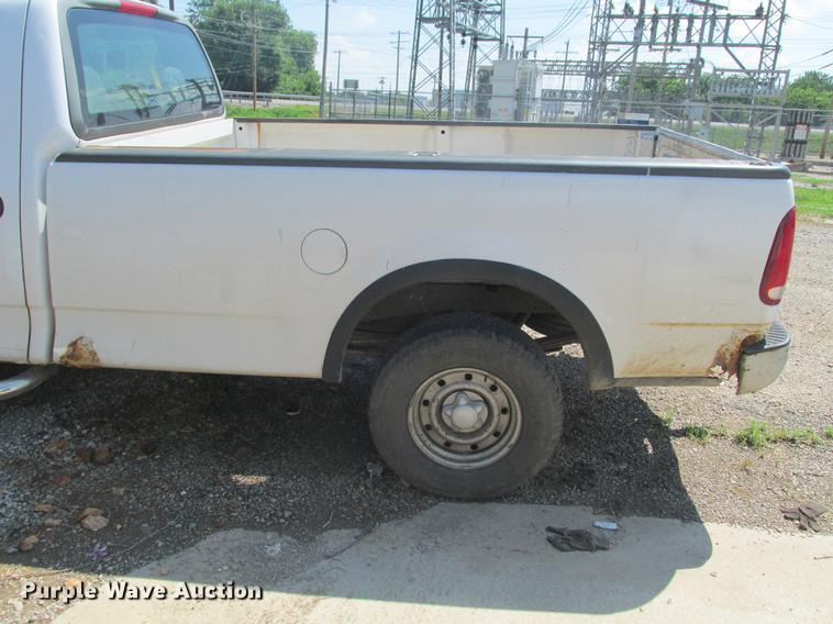 image for item DE3703 1999 Ford F150 pickup truck