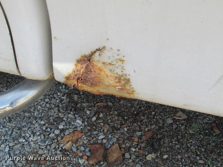 image for item DE3703 1999 Ford F150 pickup truck