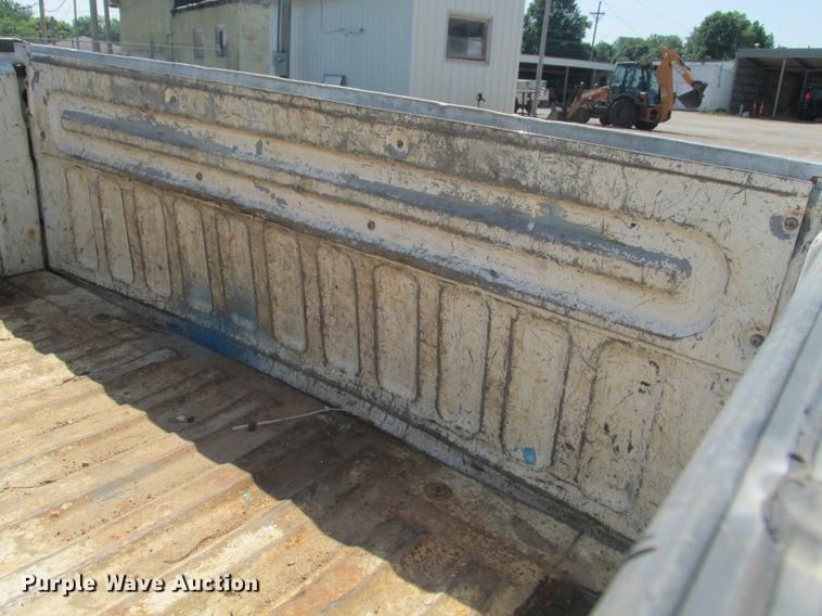 image for item DE3703 1999 Ford F150 pickup truck