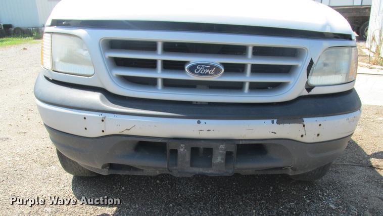 image for item DE3703 1999 Ford F150 pickup truck