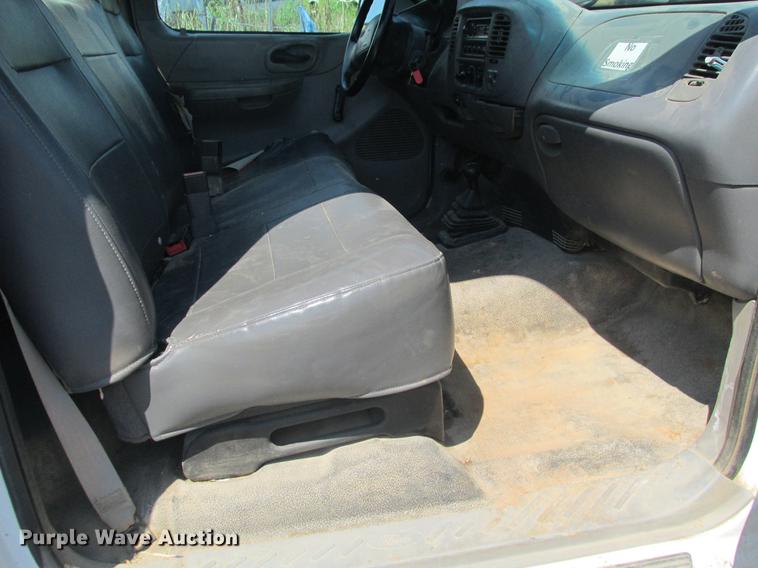 image for item DE3703 1999 Ford F150 pickup truck