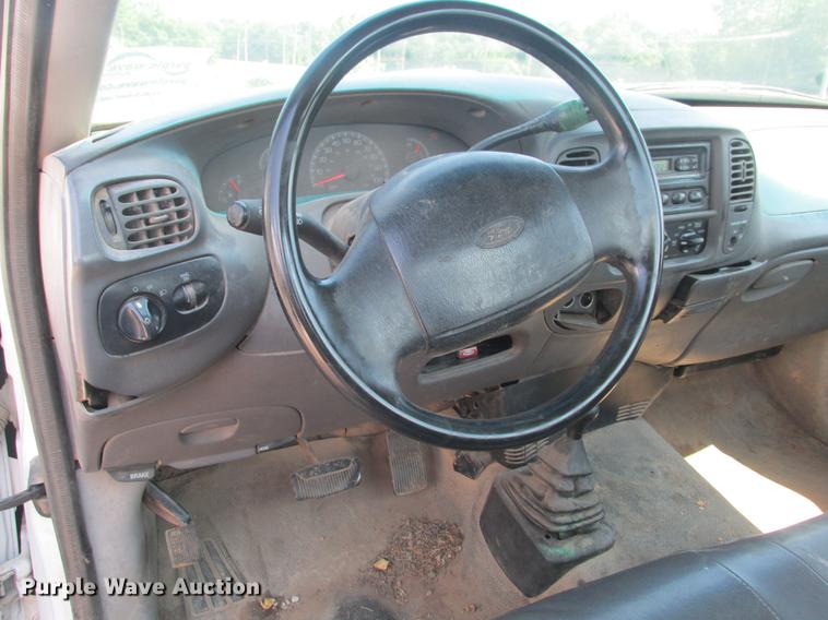 image for item DE3703 1999 Ford F150 pickup truck