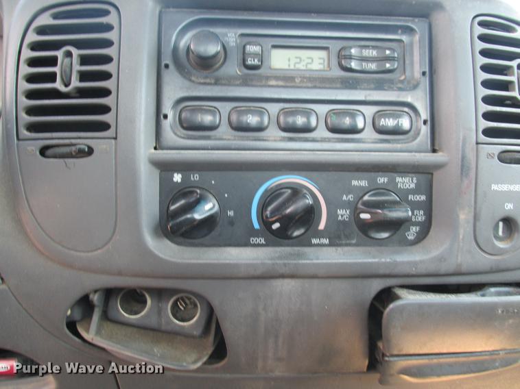 image for item DE3703 1999 Ford F150 pickup truck