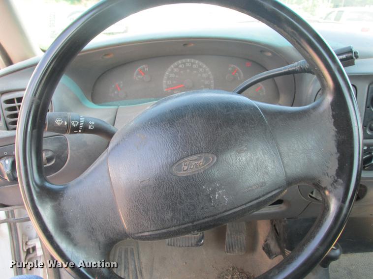 image for item DE3703 1999 Ford F150 pickup truck