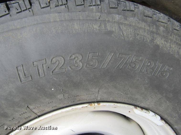 image for item DE6826 1999 Chevrolet Suburban 1500 SUV