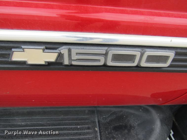 image for item DE6826 1999 Chevrolet Suburban 1500 SUV